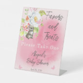 甘い小さなバニーの赤ちゃんシャワーの好意とおやつ 台座サイン (正面)