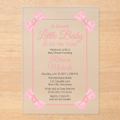 甘い小さなベビーピンク弓ガールベビーシャワー アクリル招待状 (正面)