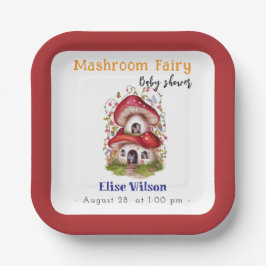 甘い小さなマッシュルームが途中にある ペーパープレート