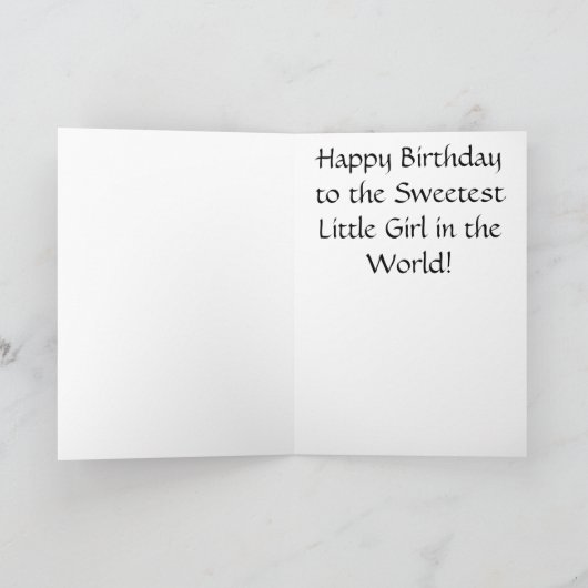 甘い小さな女の子とデイジー誕生日カード カード (内部)