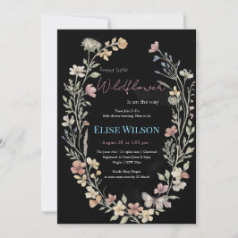 甘い小さな山花が道を進んでいる 招待状