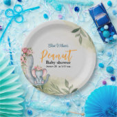 甘い小さな落花生が道を進んでいる ペーパープレート (パーティー)