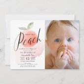 甘い桃の水色1st誕生日フォトインビタティ 招待状 (正面)