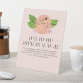 甘い桃の赤ん坊のシャワーは何試合を推測する 台座サイン (インサイチュ)