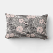 甘い灰色のピンクの白お洒落い花柄 ランバークッション (裏面)