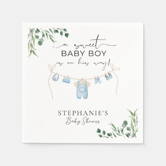 甘い男の赤ちゃんが彼の道を行くランドリーブルー スタンダードカクテルナプキン (正面)