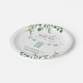 甘い男の赤ちゃんが彼の道を行くランドリーブルー ペーパープレート (アングル)