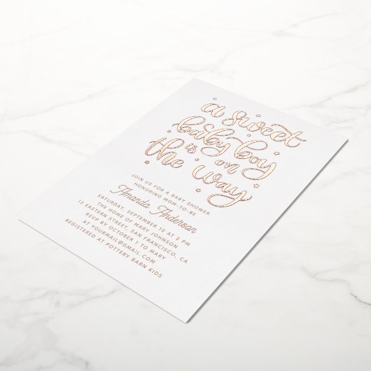 甘い男の赤ちゃんが進んでいる。金ゴールド赤ちゃんシャワー 箔招待状 (回転した状態)