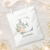 甘い白いフローラ フェイバーバッグ (クリップ留めされた状態)