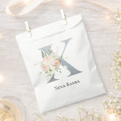 甘い白いフローラ フェイバーバッグ (クリップ留めされた状態)