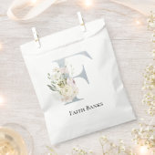 甘い白いフローラ フェイバーバッグ (クリップ留めされた状態)