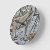 甘い白馬と冬の森の贈り物 ラウンド壁時計 (傾斜)