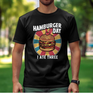 甘い驚き：ハンバーグの上にさくらんぼ Tシャツ
