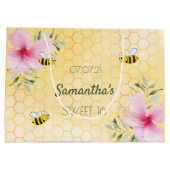 甘い16誕生日ハッピーバンブルハチのハニカム ラージペーパーバッグ (裏面)