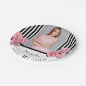 甘い16誕生日白黒ストライプフローラ写真 ペーパープレート (アングル)