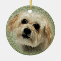 甘いMorkieの小犬の円形のクリスマスのオーナメント