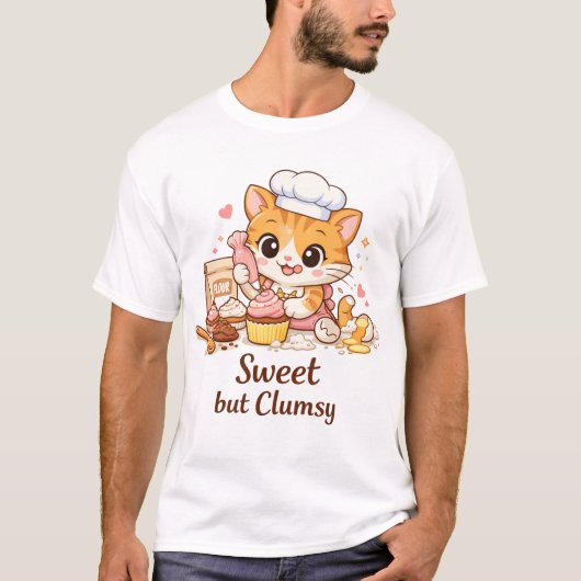 甘くてこぼしまくる猫のカップケーキ作り Tシャツ (正面)