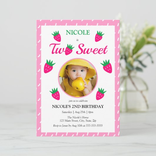 甘くて可愛いストロベリーガール写真第2誕生日 招待状 (スタンド正面)