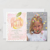 甘くて桃のピンクの女の子フォト誕生日 招待状 (正面)
