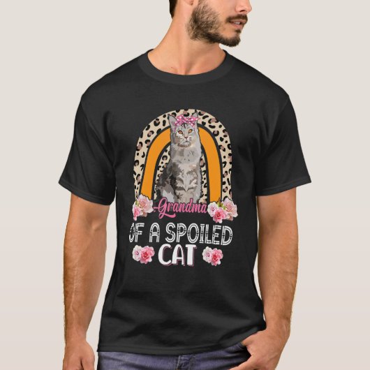 甘やかされた猫のおばあちゃん 可愛い花 ヒョウ柄 雨 Tシャツ (正面)