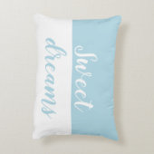 甘美な夢の、淡いブルー及び白いアクセント アクセントクッション (裏面(縦))