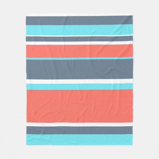 生きたサンゴ、青と灰色のストライプ フリースブランケット (正面)