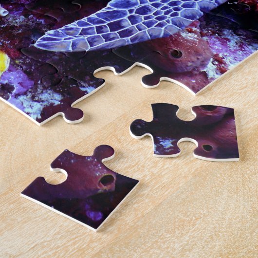 生きた珊瑚と一緒に泳ぐウミガメ ジグソーパズル (側面)