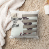 生きるためのモチベーションキャッチフレーズ クッション (ブランケット)