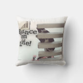 生きるためのモチベーションキャッチフレーズ クッション (裏面)