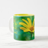 生きる開花!黄色い花 ツートーンマグカップ (正面左)