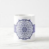 生き物熱タンブル付き青と白マンデル コーヒーマグカップ (中央)