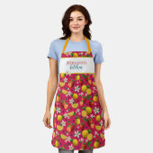 生のイチゴとレモンの柄 エプロン (着用した状態)