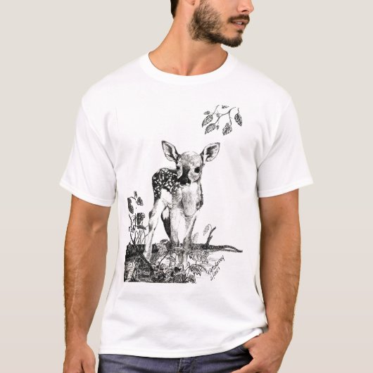 生まれたばかりのな子鹿のTシャツ Tシャツ (正面)