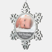 生まれたばかりの第1回クリスマス写真ダークグレー雪 スノーフレークピューターオーナメント (右)