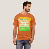 生まれながらに個性を発揮するはずのあなたが、なぜ馴染もうとするのか少年 Tシャツ (正面フル)