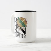 生まれはオクラホマ州スティルウォーター 15oz ツートーンマグカップ (正面左)