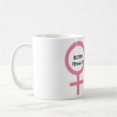 生まれる女性及び私の夫はそれの非常に嬉しいです! コーヒーマグカップ (左)