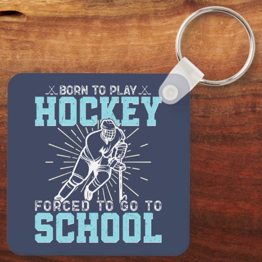 生まれ遊ホッケーで学校に行かされおもしろいる キーホルダー (裏面)
