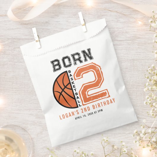 生まれ2ボールバスケットボール2nd誕生日パーティー フェイバーバッグ (クリップ留めされた状態)