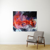 "生まれOf Inferno" – 火山女性ポートレート タペストリー (インサイチュ(横))