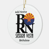 生まれSierra Vista (名前をカスタムするおよび誕生日) セラミックオーナメント (左)