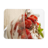 生ヨーグルト入りストロベリーデザート マグネット (横)