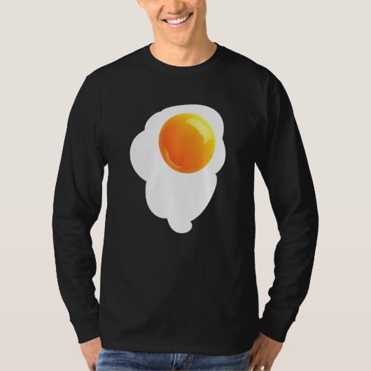 生卵 割れた 鶏卵 白身 卵黄 セラム Tシャツ (正面)