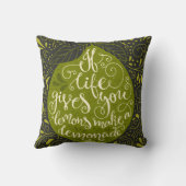 生命が与えればレモンはレモネードを作ります クッション (裏面)