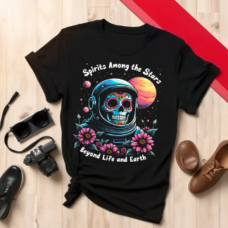 生命と地球を超えた星の間のスピリッツ Tシャツ