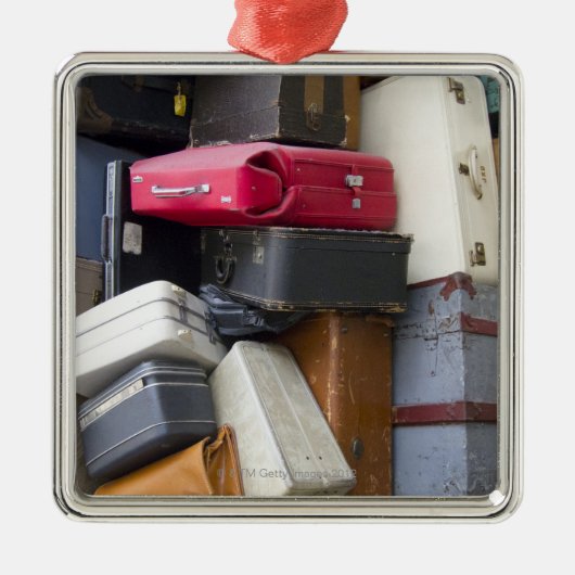 生命に多くの手荷物があります メタルオーナメント (正面)