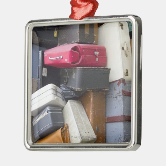 生命に多くの手荷物があります メタルオーナメント (左)