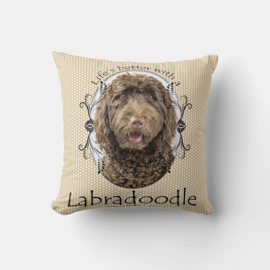 生命のよりよいLabradoodleの枕 クッション (正面)
