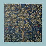 生命の木 タイル<br><div class="desc">ウィリアム・モリスによる生命の木。「生命の木」はウィリアム・モリスの最も有名な作品の一つである。アダムとエバの聖書の物語によると、象徴的な意味が永遠の命または不死であるこの素晴らしいタペストリーの中で、彼の詳細に対する注意を容易に見ることができる。ウィリアム・モリス（William Morris、1834年3月24日–1896年10月3日）は、英国のテキスタイル・デザイナー、詩人、小説家、翻訳家、社会主義活動家。彼は英国専攻のの繊維芸術と伝統的生産方法の再生に貢献した。</div>