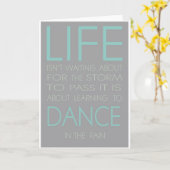 生命はそれを渡すために嵐を待っていることについてありません カード (黄色い花)